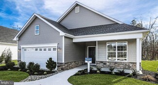 14 Beach St, East Hanover, NJ 07936