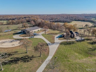 23900 Emerson Rd, Lebanon, MO 65536