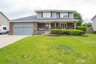 10490 Elmcrest Dr, Clive, IA 50325