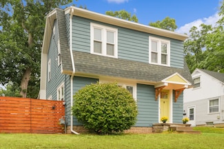 901 Beechwood St NE, Grand Rapids, MI 49505