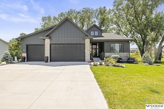 18221 Redwood St, Omaha, NE 68136
