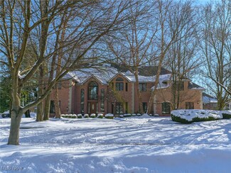 8589 Countryview Dr, Broadview Heights, OH 44147