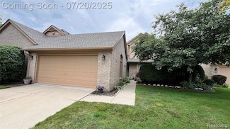 1231 Autumn Dr, Troy, MI 48098