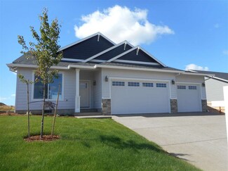 662 SE 7th St, Sublimity, OR 97385