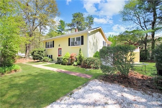 119 Hemlock Rd, Wakefield, RI 02879