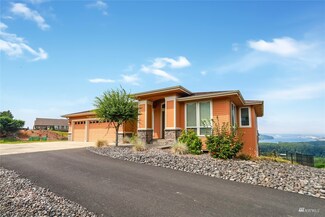 155 Lasalle Dr, Kelso, WA 98626