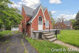19250 Charest St, Detroit, MI 48234