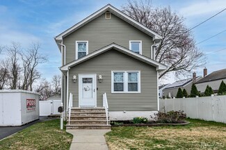 24 Billings St, Woodbridge, NJ 07095