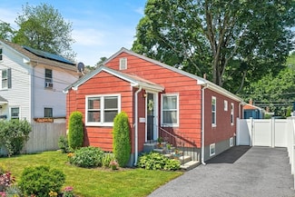 81 Bowdoin Ave, Waltham, MA 02451