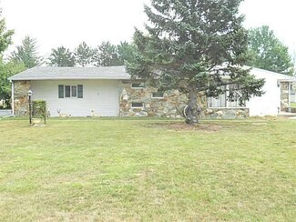 109 Sunset Ave, Sherwood, OH 43556