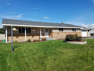 915 Stassen Way, Grandview, WA 98930