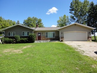 312 Booth St, Fox Lake, WI 53933