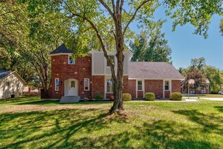 3642 NE Beechwood Dr, Lees Summit, MO 64064