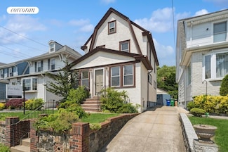 72-23 Kessel St, Flushing, NY 11375
