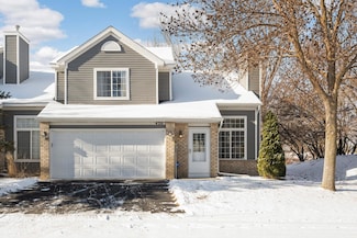 430 Mission Hills Way E Unit 123, Chanhassen, MN 55317
