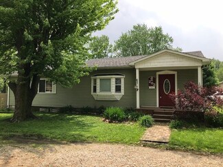 203 E Hoop St, Flora, IN 46929