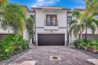 4444 E Aqua Bella Ln, Fort Lauderdale, FL 33312