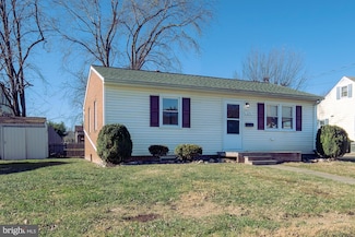 219 Virginia St, Strasburg, VA 22657