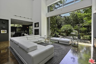 1500 Rustic Ln, Pacific Palisades, CA 90272
