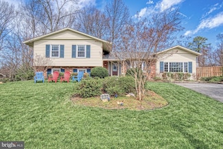 9102 Murdock Rd, Fairfax, VA 22032