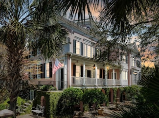 14 Greenhill St, Charleston, SC 29401
