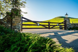 42 Shepards Rd, Big Horn, WY 82833