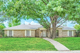 2908 Newport Cir, Plano, TX 75075