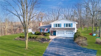 3252 Lower Mountain Rd, Sanborn, NY 14132