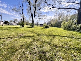 2625 Madison St, Hillsboro, IL 62049