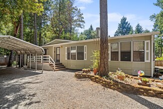 449 Addison Ln, Cave Junction, OR 97523