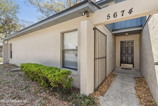 5674 Pinehill Ln, Jacksonville, FL 32244