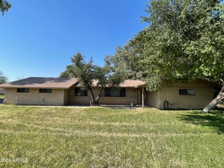 2706 W Warner Rd, Chandler, AZ 85224