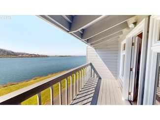 94304 Wedderburn Loop Unit 436, Gold Beach, OR 97444