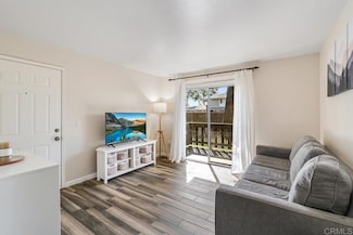 2528 White Oak Place Unit 5, Escondido, CA 92027