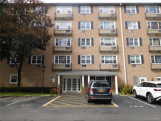 2 Consulate Dr Unit 1-P, Tuckahoe, NY 10707