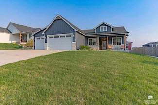 522 Prairie Meadow Rd, Saint George, KS 66535