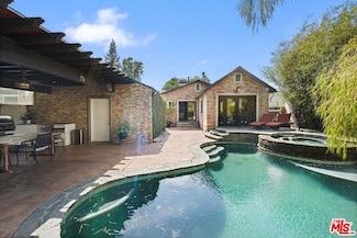5324 Irvine Ave, North Hollywood, CA 91601