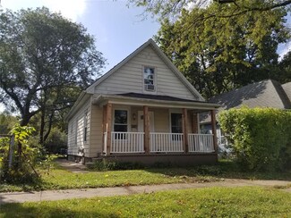 1025 10th Ave SE, Cedar Rapids, IA 52401
