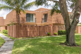 2551 Lakeview Ct, Hollywood, FL 33026