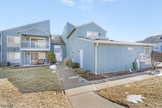 74 Drake Ln, Ledgewood, NJ 07852