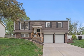 1704 W Normandy Dr, Olathe, KS 66061