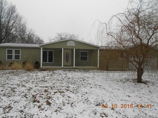 510 Lakeview Dr, Shattuc, IL 62231