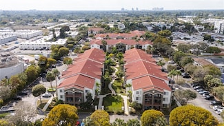 6821 SW 44th St Unit 302, Miami, FL 33155