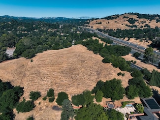 3101 Old Tunnel Rd, La Fayette, CA 94549