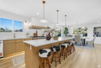 3662 E Oakview Dr, Salt Lake City, UT 84124