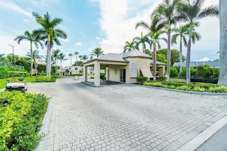 9 Royal Palm Way Unit 2010, Boca Raton, FL 33432