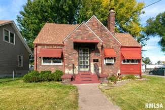 956 S Concord St, Davenport, IA 52802