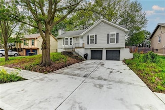 10038 N Central St, Kansas City, MO 64155