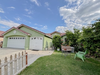 2901 Flint Hills Dr, Bakersfield, CA 93313