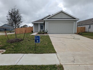 252 Dallas St, Angleton, TX 77515